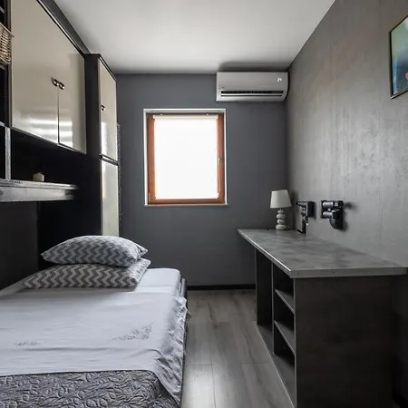 Zoey Apartamento Makarska