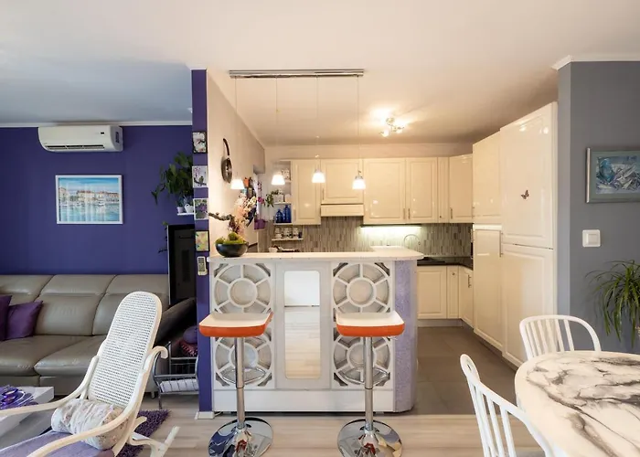 Zoey Апартаменты Макарска