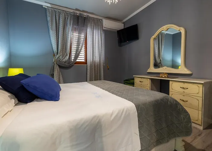 Zoey * Макарска